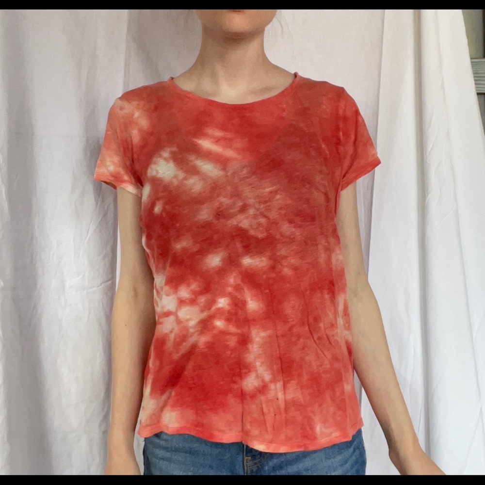 F21 soft coral tie-dye tee